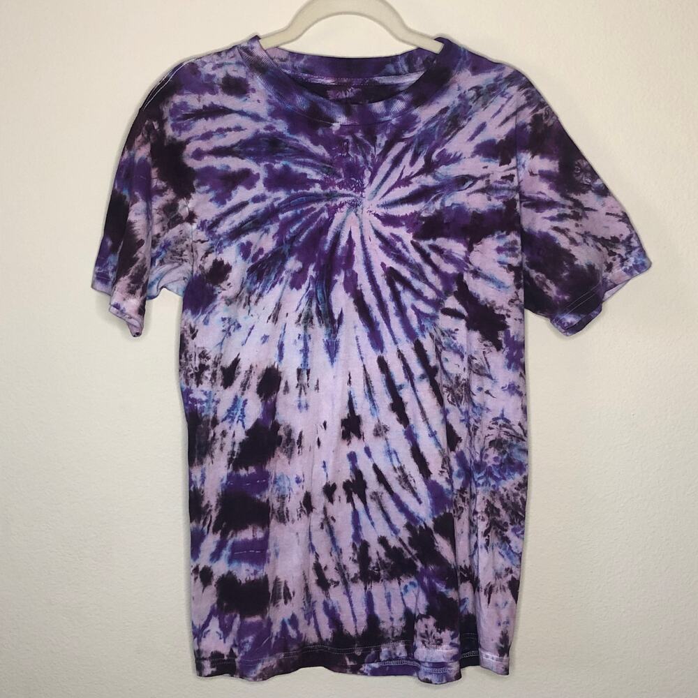 handmade purple tie dye tee medium